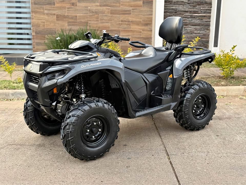 2025 Seminueva! Cuatrimoto Can Am 650 outlander max dps auto 200hr