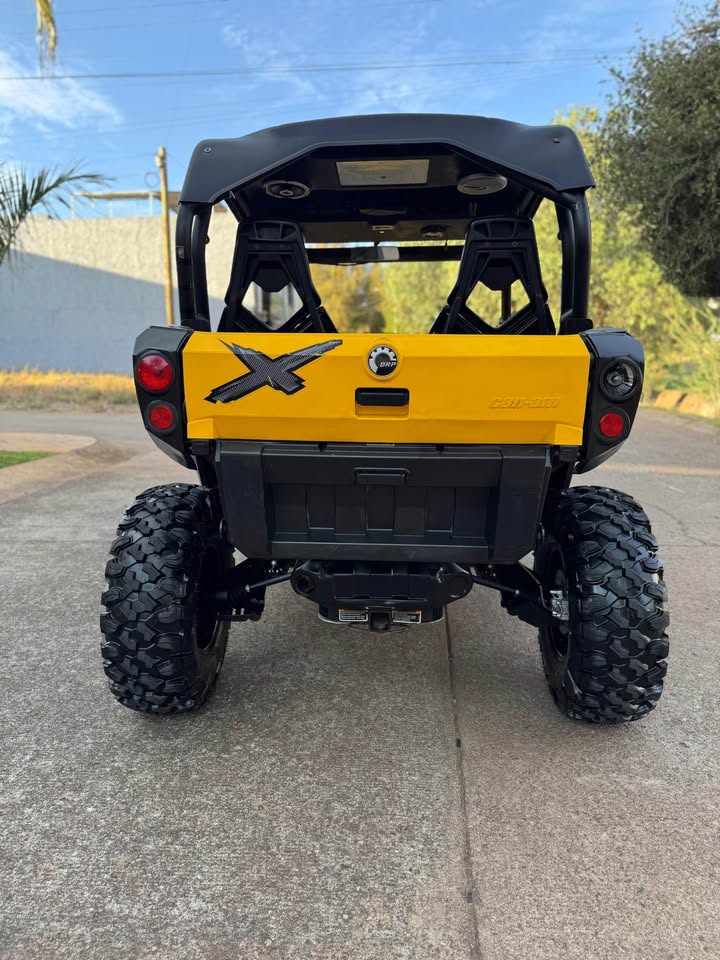 2012 IMPECABLE CAN AM COMMANDER 1000 factura original 400 hrs equipadA - Imagen 7