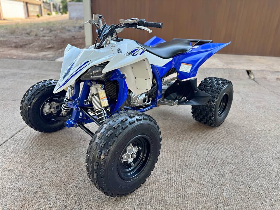2015 HERMOSA YAMAHA YFZ 450 R reciÉn llegada llantas nuevas