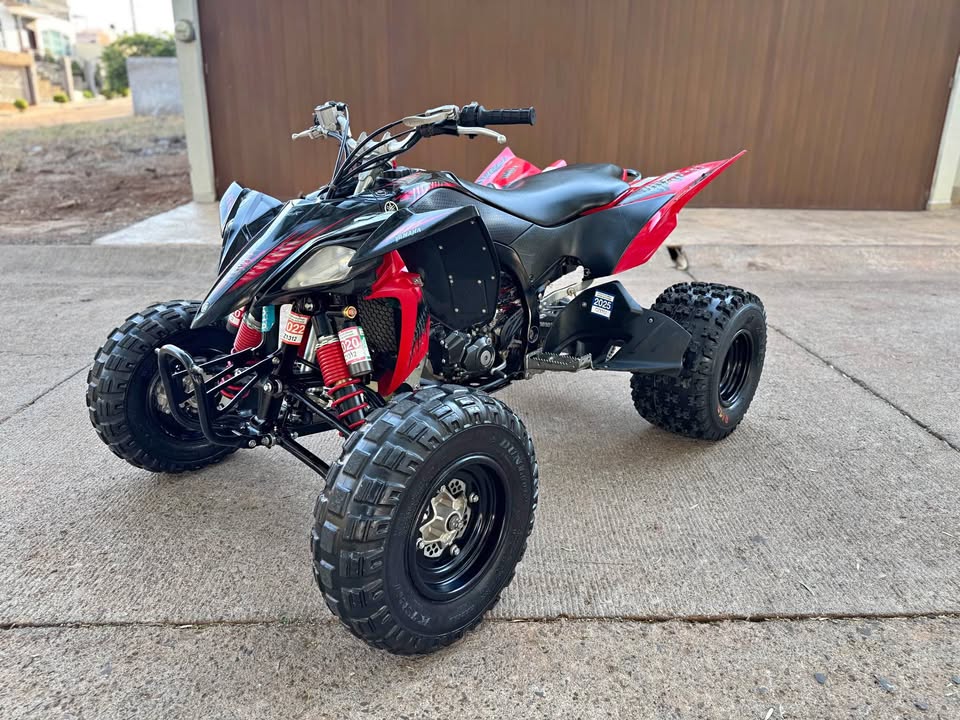 2011 BONITA YAMAHA YFZ 450 R EDICIÓN especial llantas maxxis agencia