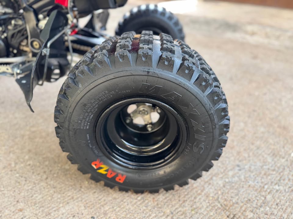 2011 BONITA YAMAHA YFZ 450 R EDICIÓN especial llantas maxxis agencia - Imagen 11