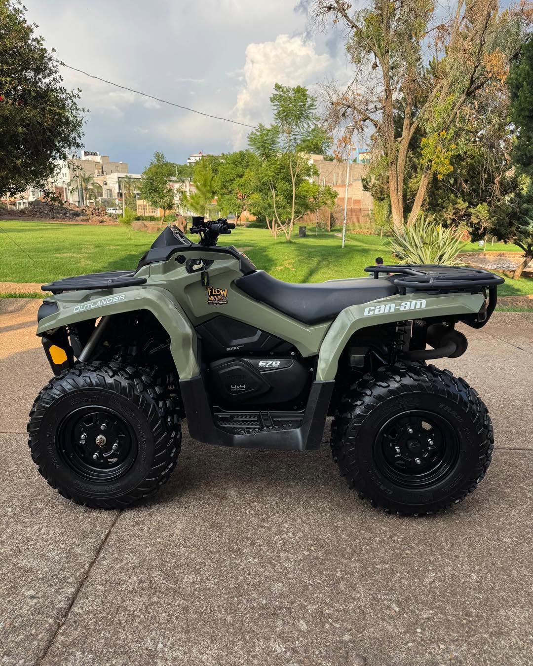 Impecable Can Am Outlander 570 4x4 2019 Dirección asistida (Dps) 140 Horas y 900 millas - Imagen 10