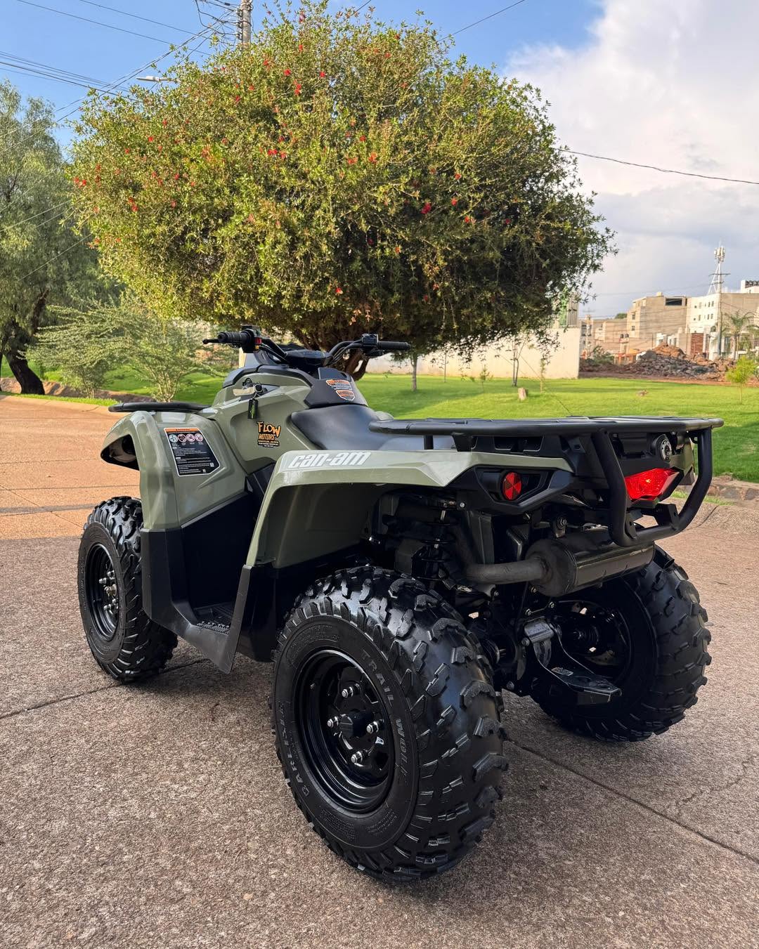 Impecable Can Am Outlander 570 4x4 2019 Dirección asistida (Dps) 140 Horas y 900 millas - Imagen 8