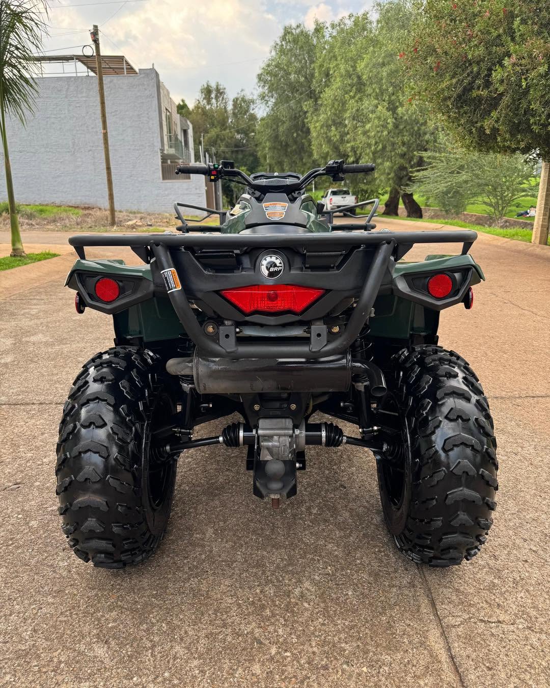 Seminueva Can Am Outlander 570 4x4 2021 Edición Especial 45 horas y 200 millas - Imagen 8