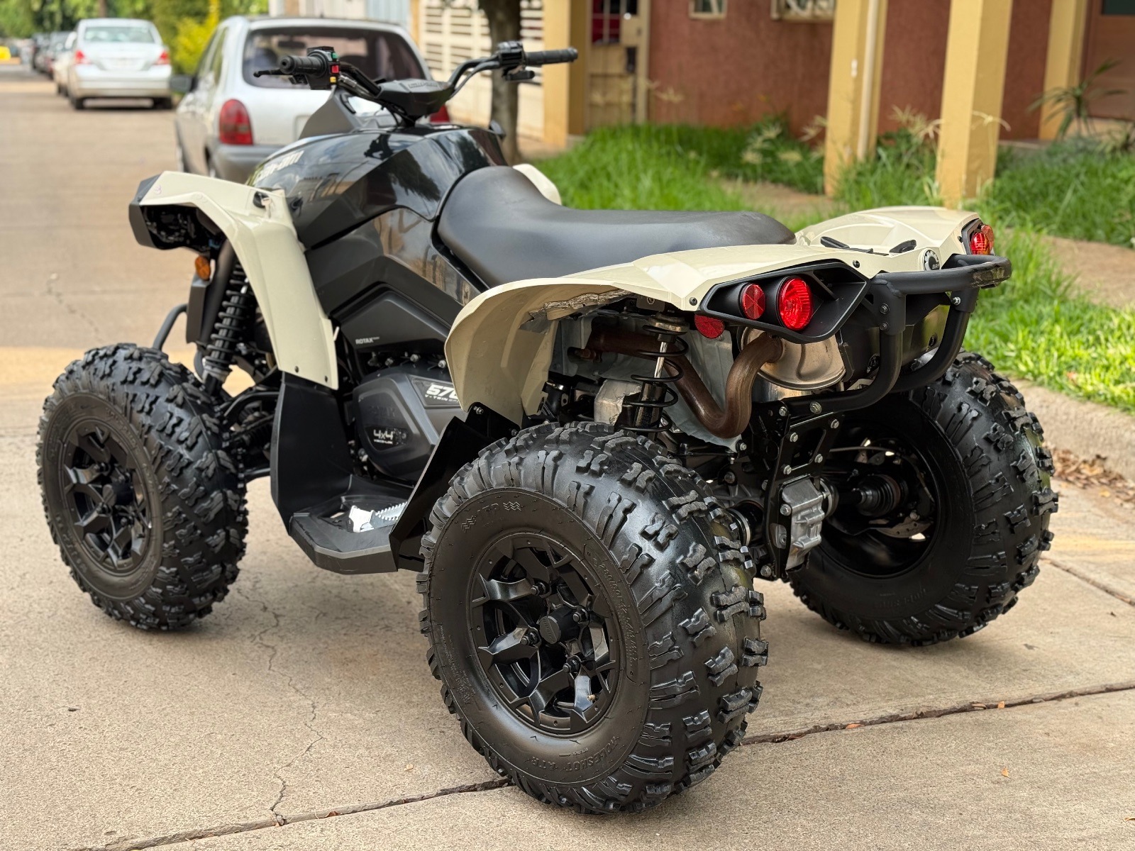 2022 Nueva! Can Am Renegade 570 4x4 Automática 30hr 200km / ZONA 1 - Imagen 3