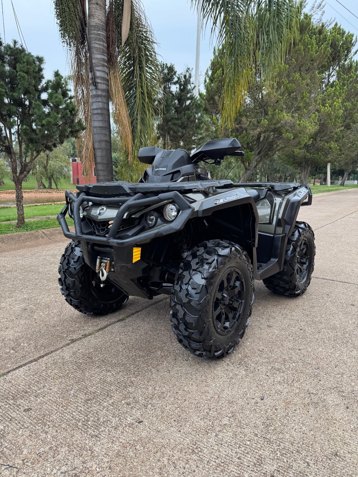 HERMOSA CAN AM OUTLANDER 850 4x4 2022 LEGALIZADA 200 HORAS / ZONA 2