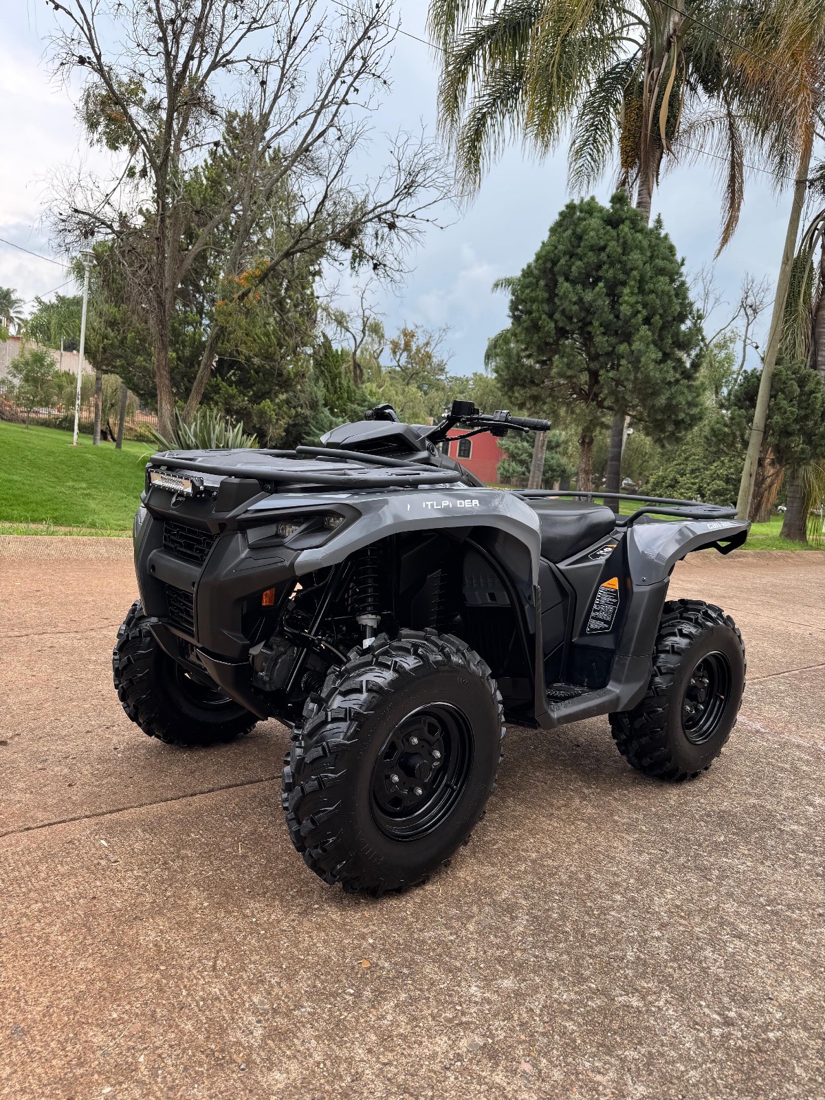SEMINUEVA CAN AN OUTLANDER 700 4x4 2023 LEGALIZADA 100 HORAS / ZONA 2
