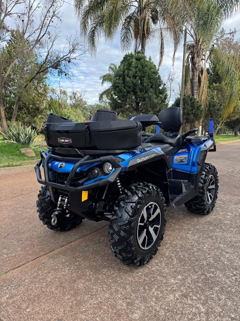 HERMOSA CAN AM OUTLANDER 1000 MAX LIMITED LEGALIZADA 200 HORAS / ZONA 2