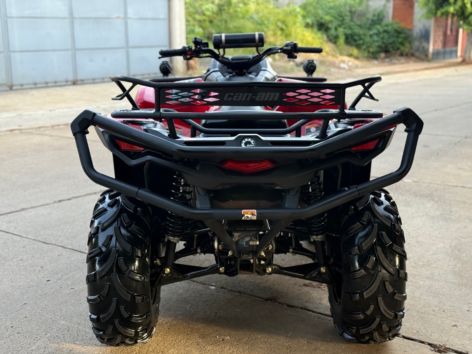 2023 Seminueva! Can Am Outlander 700 4x4 DPS AUTOMÁTICA 200hr exigentes / ZONA 1 - Imagen 4