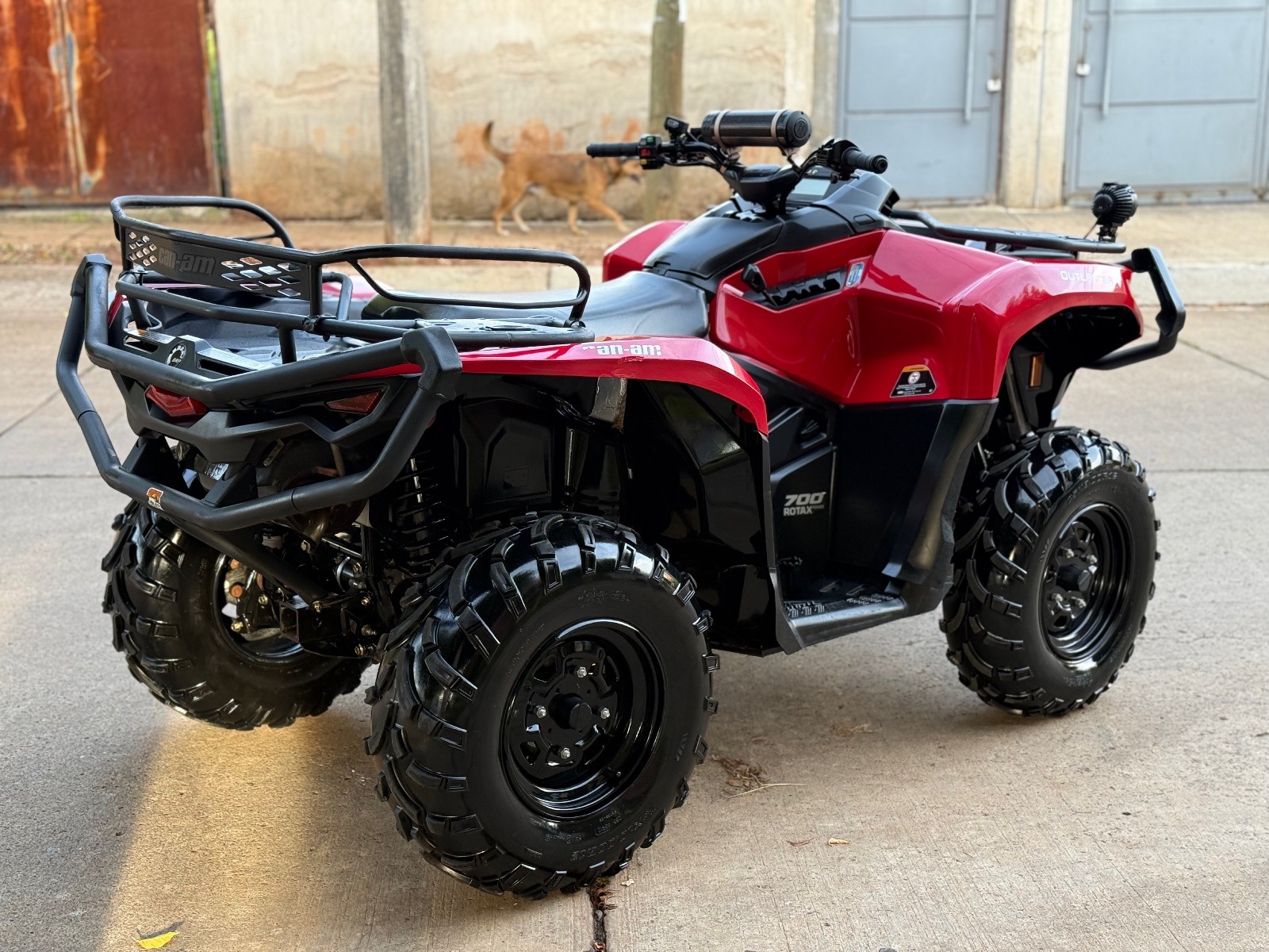 2023 Seminueva! Can Am Outlander 700 4x4 DPS AUTOMÁTICA 200hr exigentes / ZONA 1 - Imagen 5