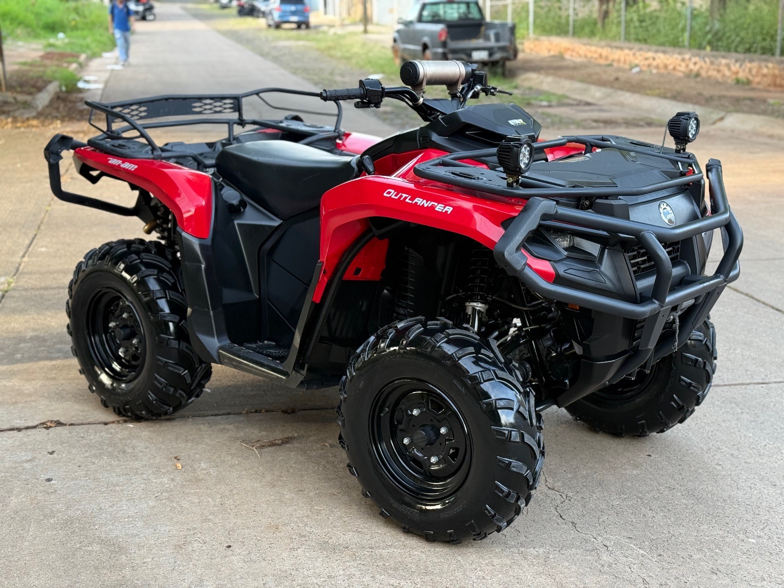 2023 Seminueva! Can Am Outlander 700 4x4 DPS AUTOMÁTICA 200hr exigentes / ZONA 1 - Imagen 7