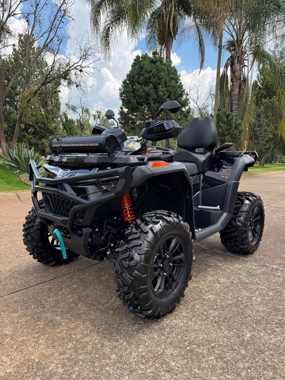 NUEVA CF MOTO CFORCE 1000 TOURING 2025 CON CARPLAY 70 HORAS Y 460 MILLAS DE USO / ZONA 2